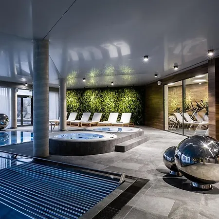 Wonder Hill - Hotelowe Z Dostepem Do Basenow I Jacuzzi *